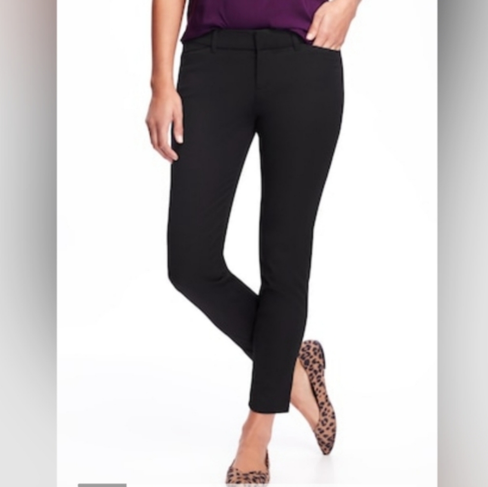 Old Navy Pixie Long Mid-Rise Pants (Size 18 Petite)